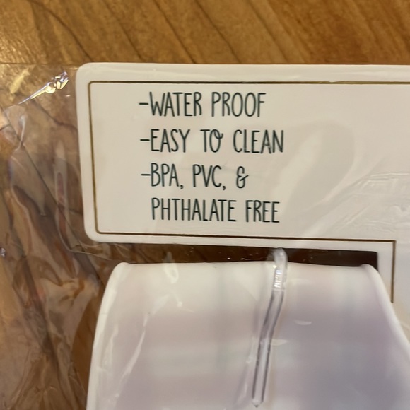 Christmas 2 Pack Silicone Bibs - Picture 3 of 7